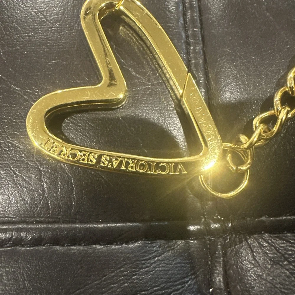 Victorias Secret preowned as